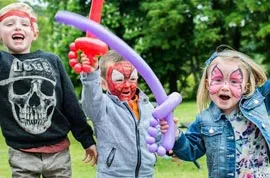 Face painter and balloon artist available in cobh